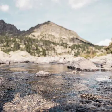 Swimming in lakes, rivers and pools in Andorra 
