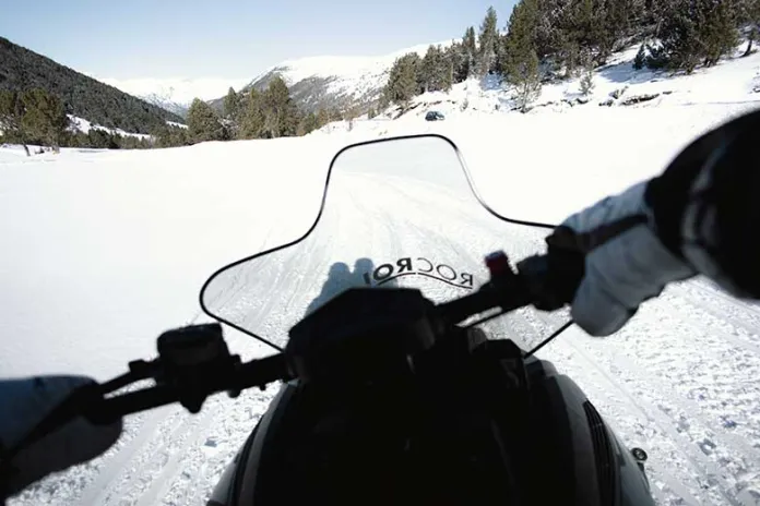 Motos de neu gv