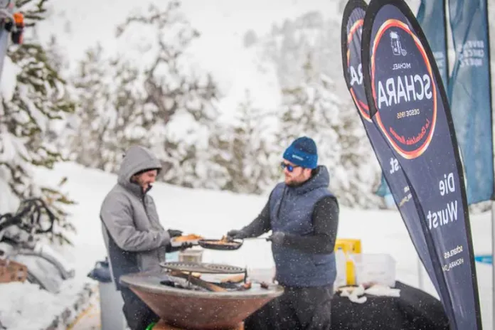 Nomad food ratrack